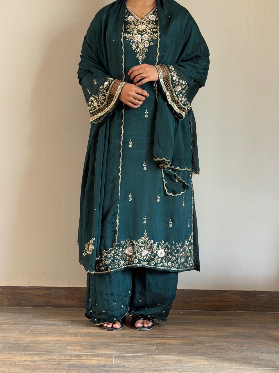 01- Party Ware Exclusive - Image 3