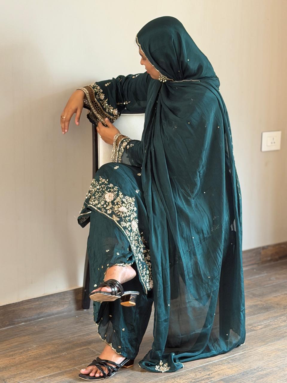 01- Party Ware Exclusive - Image 2